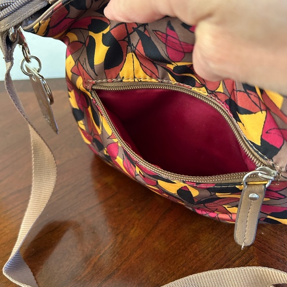 NWOT Tyler Rodan crossbody bag with multiple zipper pockets - Picture 9 of 9